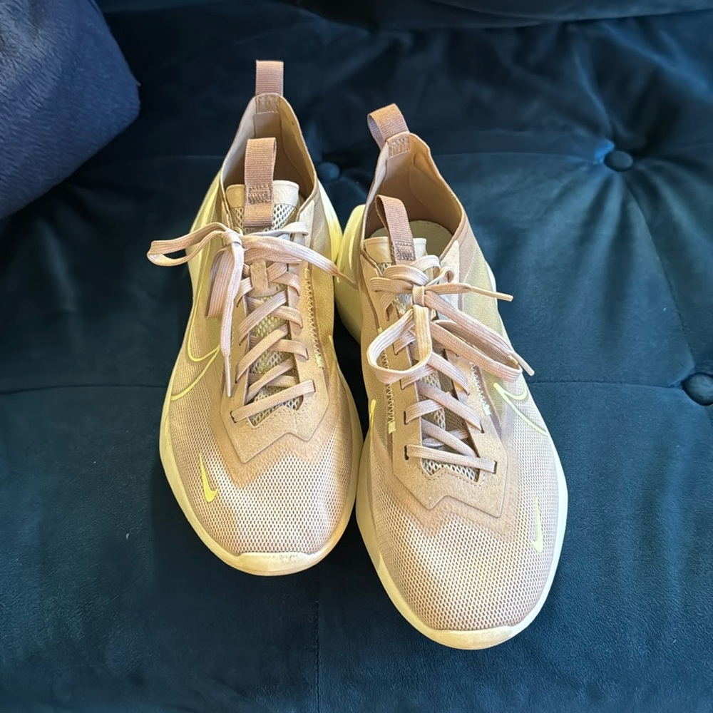Nike Vista Lite - women’s size 10